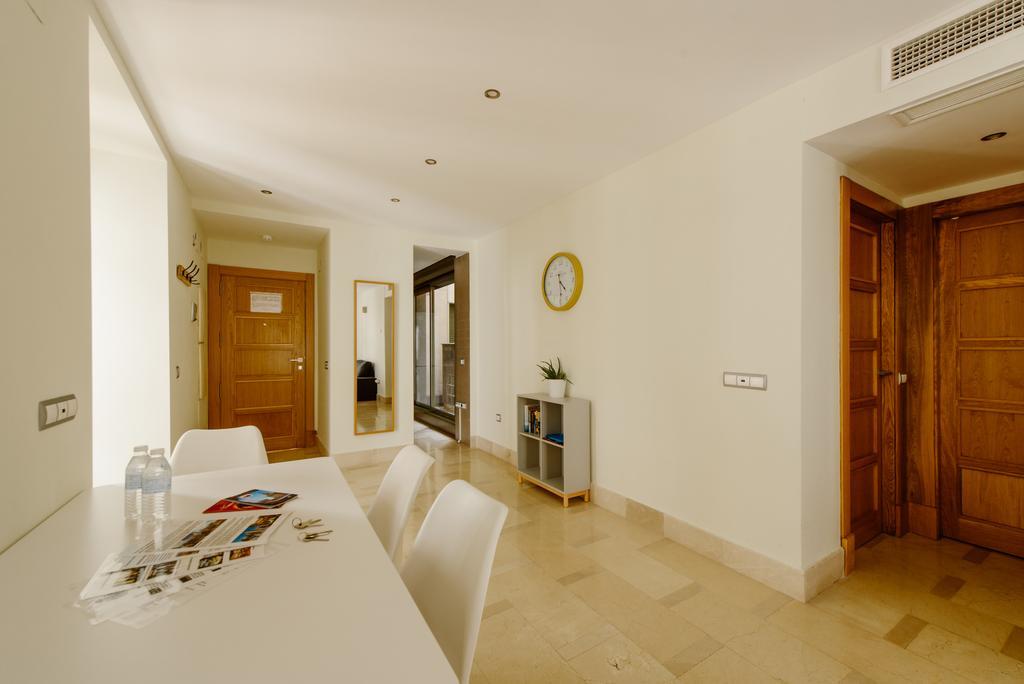 1E Azofaifo St Apartment Sevilla Eksteriør billede